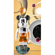 Tranh gấu bearbrick treo tường nổi bật