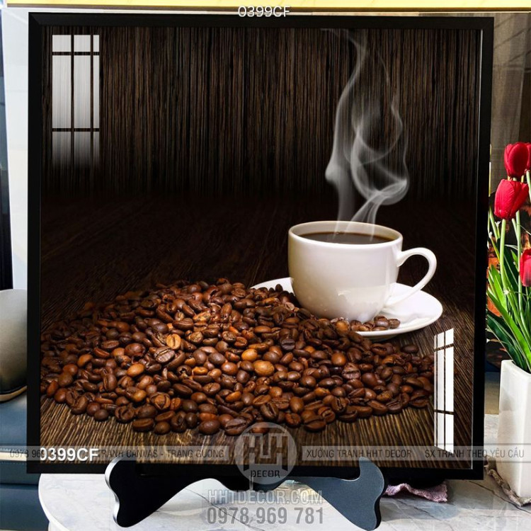 Tranh tách cà phê nóng bên tường gỗ in uv