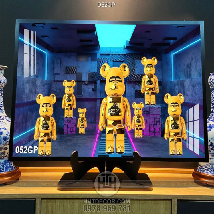 Tranh gấu bearbrick treo tường nổi bật