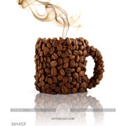 Tranh chiếc ly phủ đầy hạt cà phê