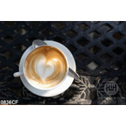 Tranh hình trái tim trên ly cà phê cappuccino