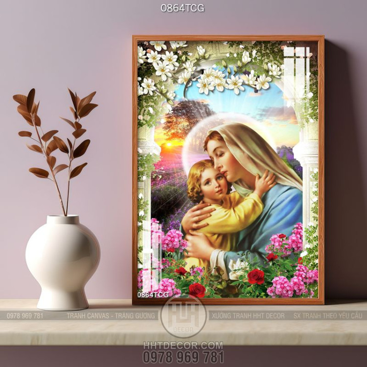 Tranh công giáo đức mẹ và hài nhi bên vườn hoa treo tường