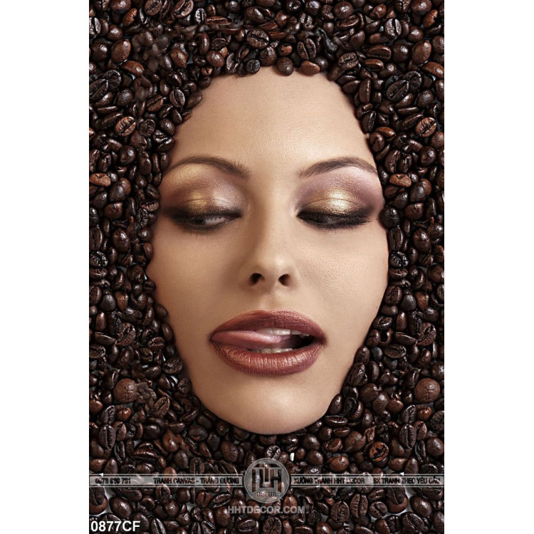 Tranh khuôn mặt cô gái bên hạt cà phê