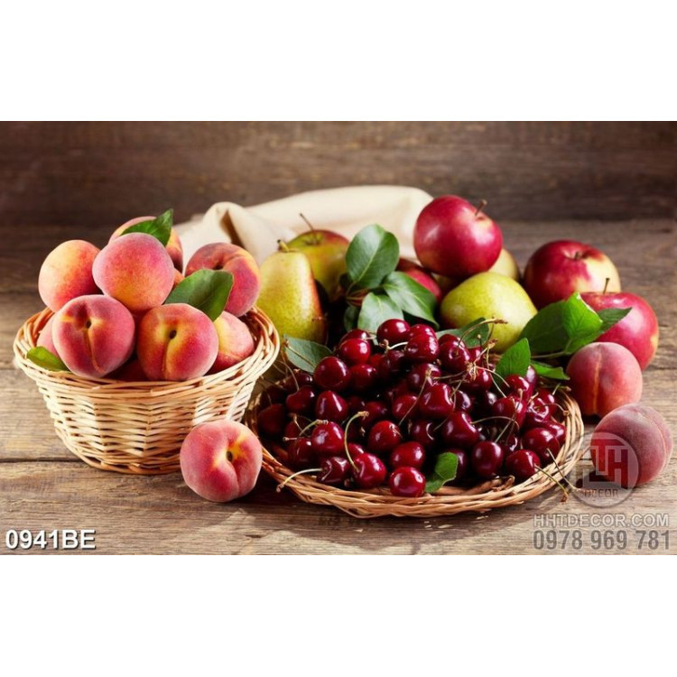 Tranh những giỏ trái cây trên bàn ăn treo bếp