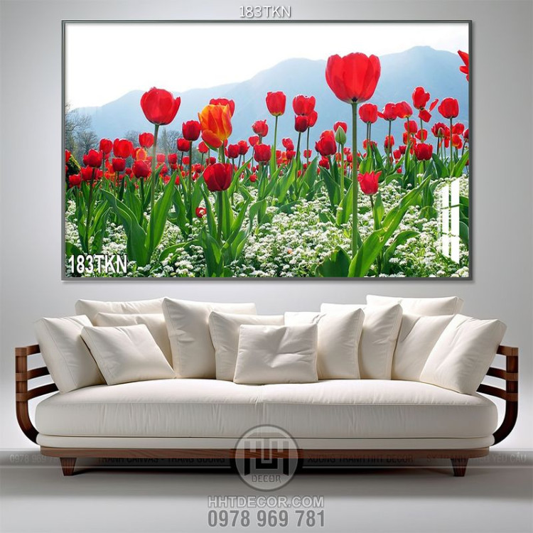 Tranh hoa tulip trang trí phòng khách
