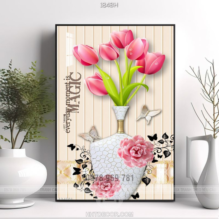 Tranh chậu hoa gốm sứ trắng và hoa tulip
