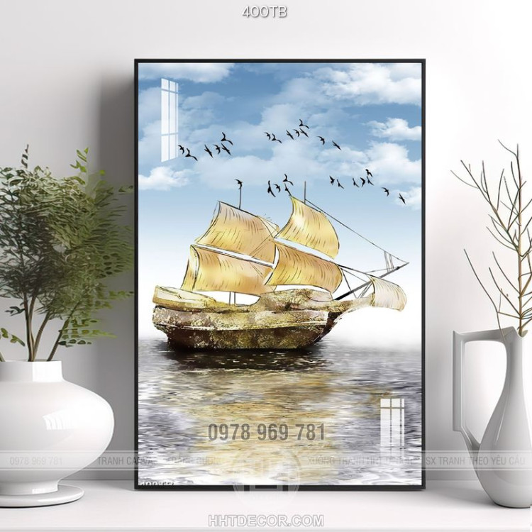 Tranh vẽ chiếc thuyền lênh đênh trên biển và đàn chim nhỏ in kính