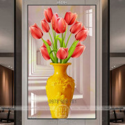 Tranh bình hoa tulip màu hồng trên hàng lang psd