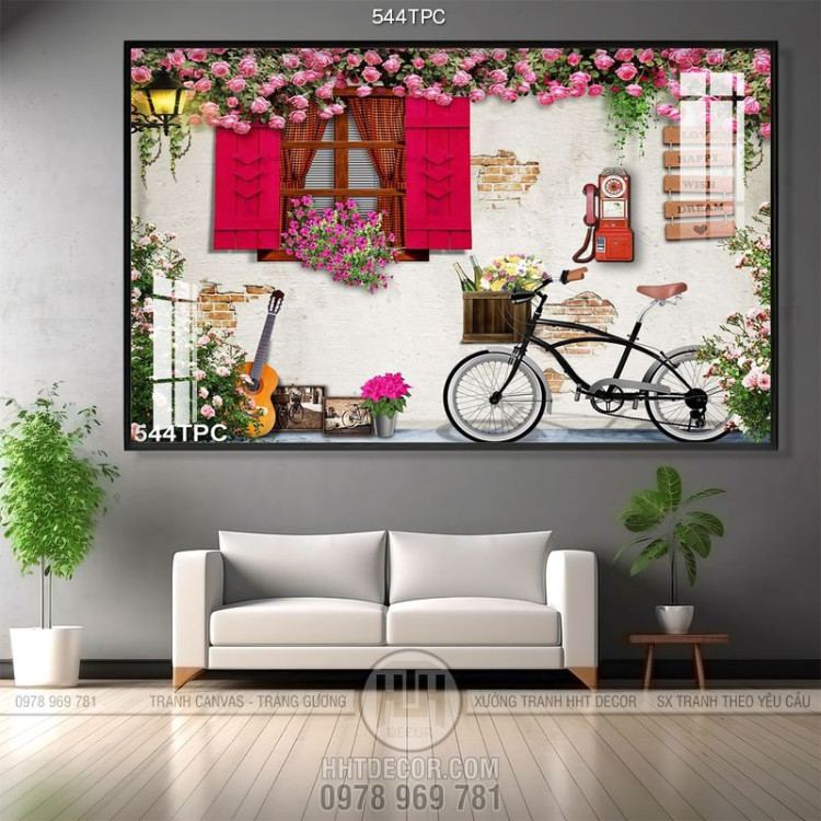 Tranh phào chỉ in canvas chiếc xe đạp dưới dàn hoa hồng