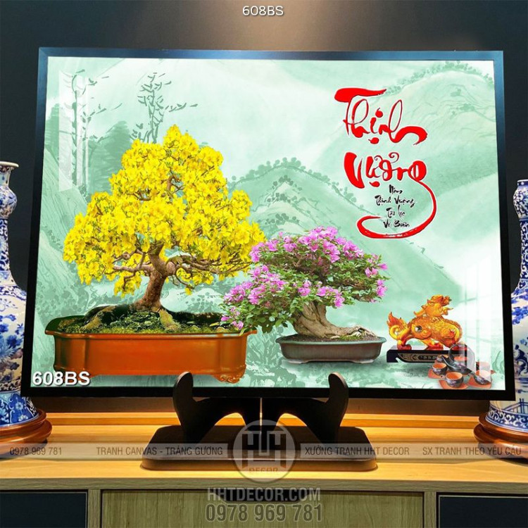 Tranh chậu bonsai in 5d mai vàng bên chữ Thịnh Vượng dán tường