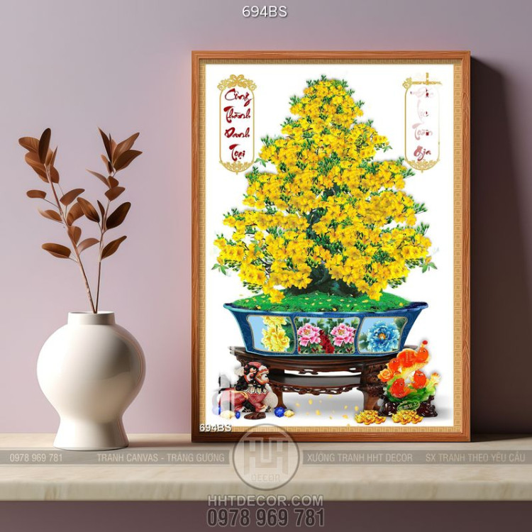 Tranh chậu bonsai nghệ thuật cây mai vàng bên tượng cá chép